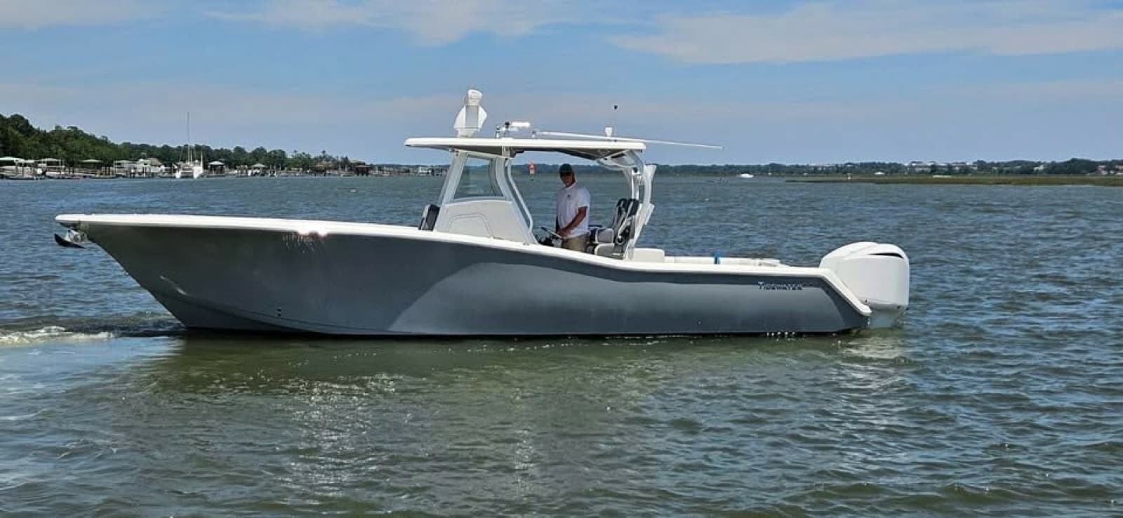 2018 Tidewater 320 CC - Photo 1