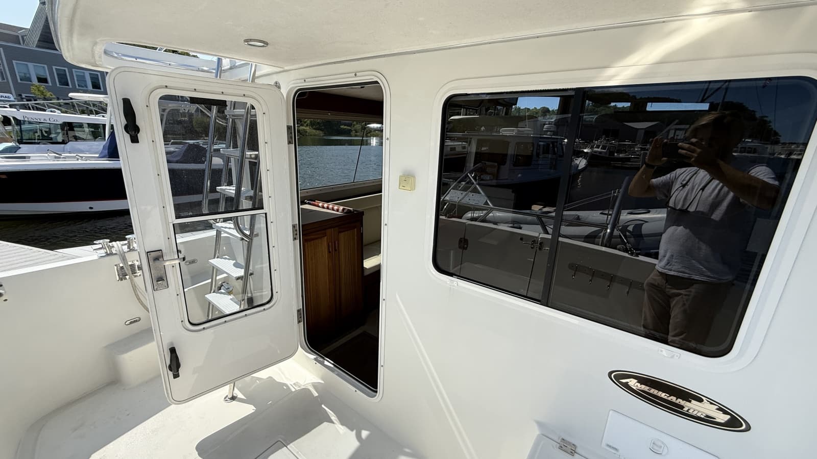 2012 American Tug  - Photo 29