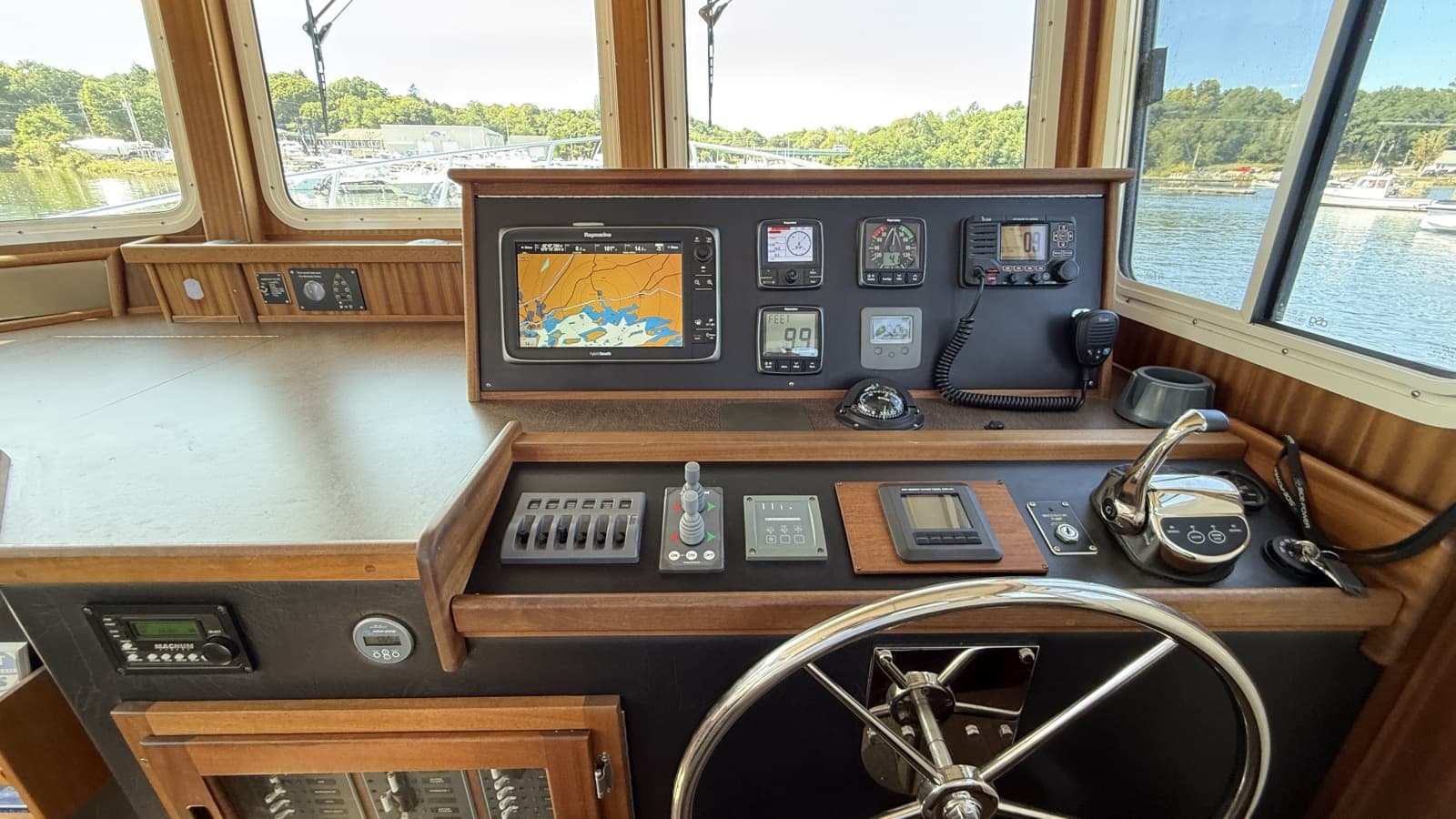 2012 American Tug  - Photo 61