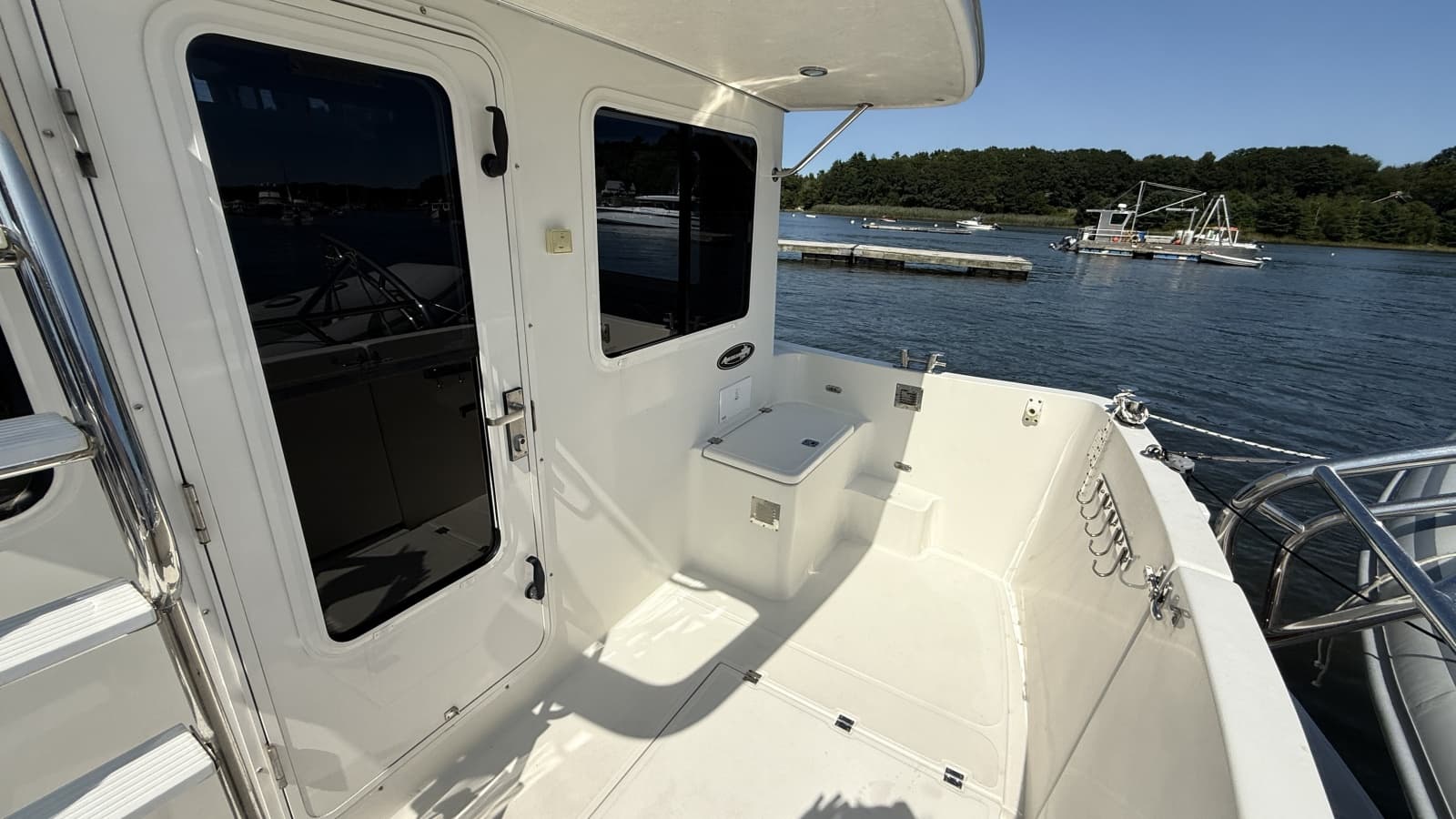 2012 American Tug  - Photo 17
