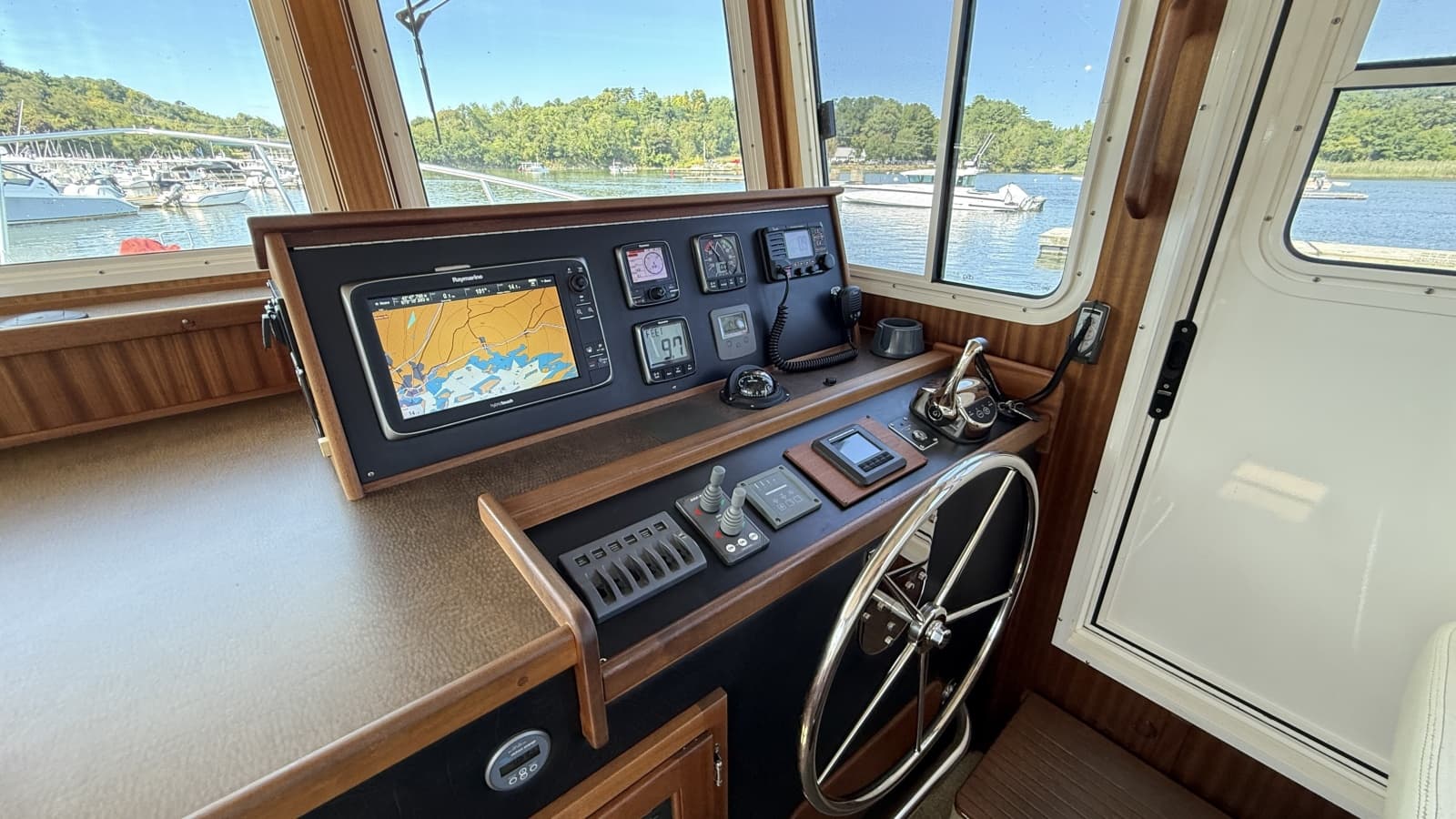 2012 American Tug  - Photo 60