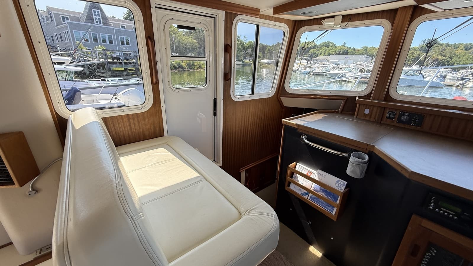 2012 American Tug  - Photo 57