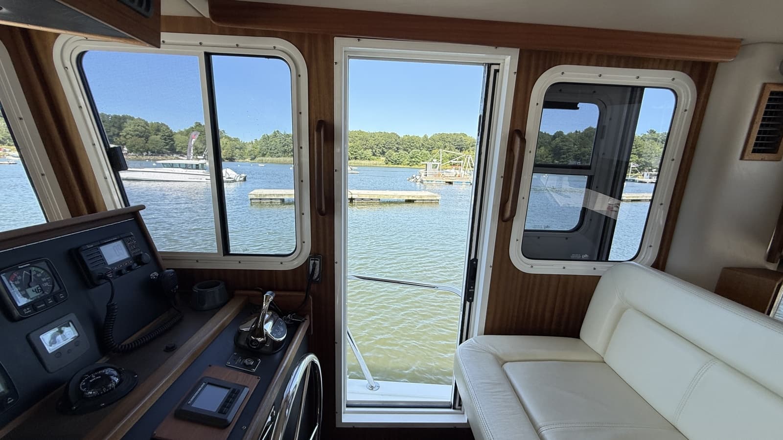2012 American Tug  - Photo 103