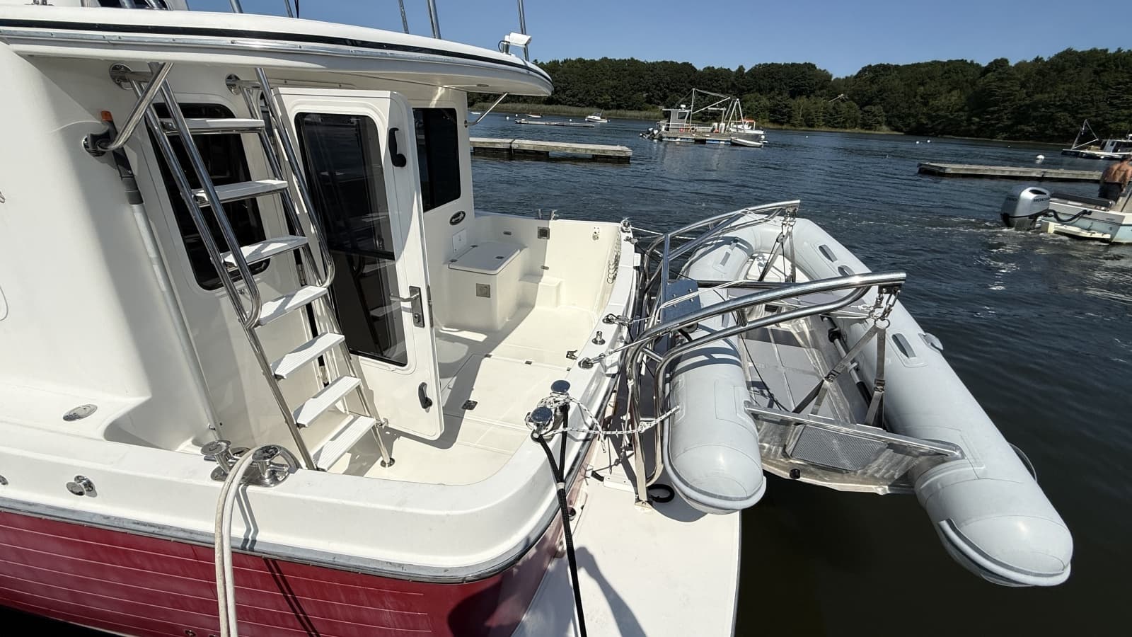 2012 American Tug  - Photo 15