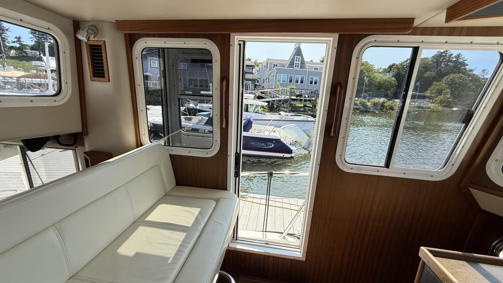 2012 American Tug  - Photo 105