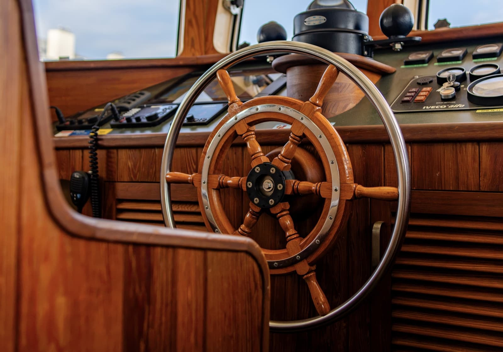 1993 Holland 50 Custom Trawler - Photo 4