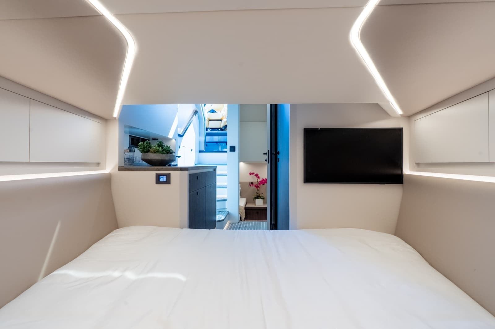 2026 Vanquish Yachts 55 Veloce - Photo 33