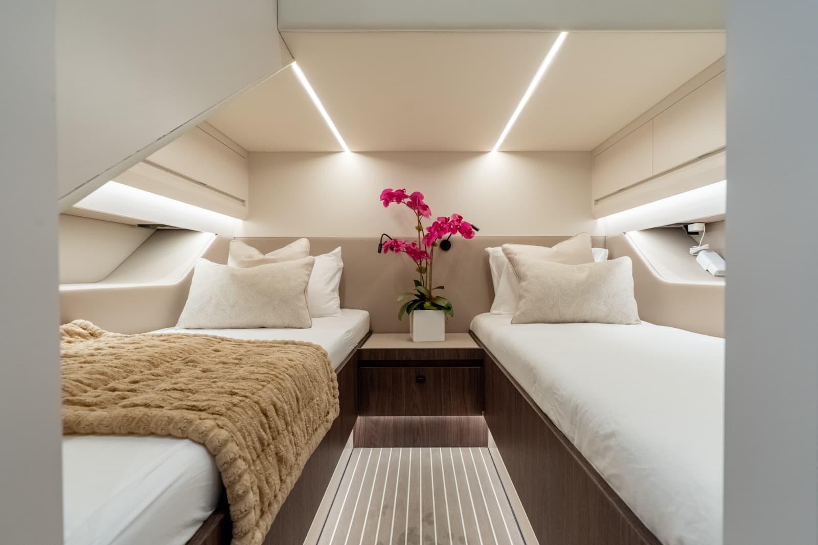 2026 Vanquish Yachts 55 Veloce - Photo 27