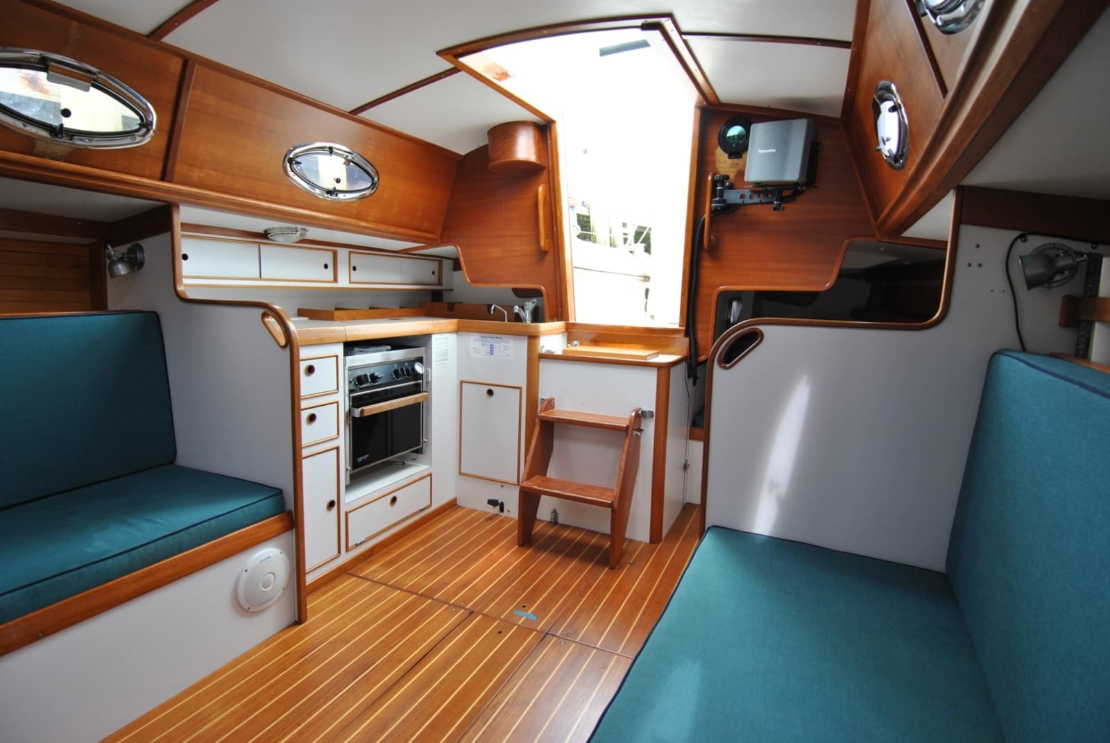 1998 Alerion 38 Express - Photo 9