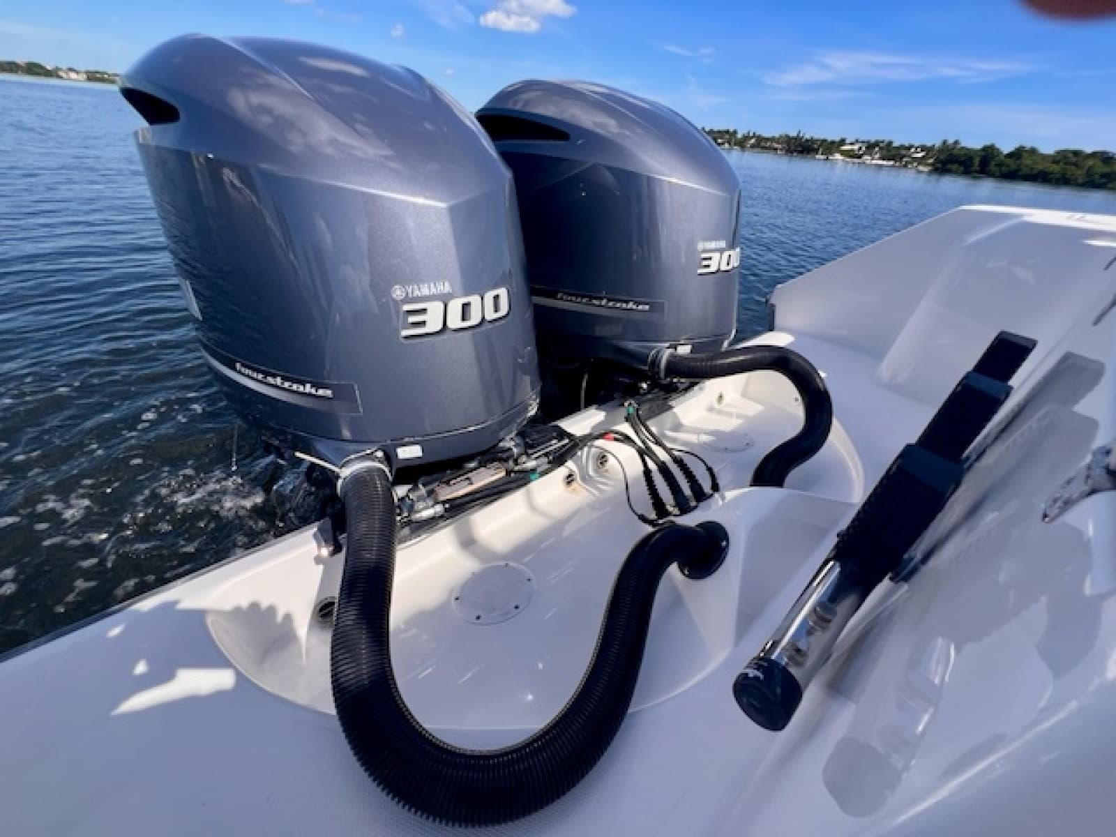2018 Edgewater 320CC - Photo 20