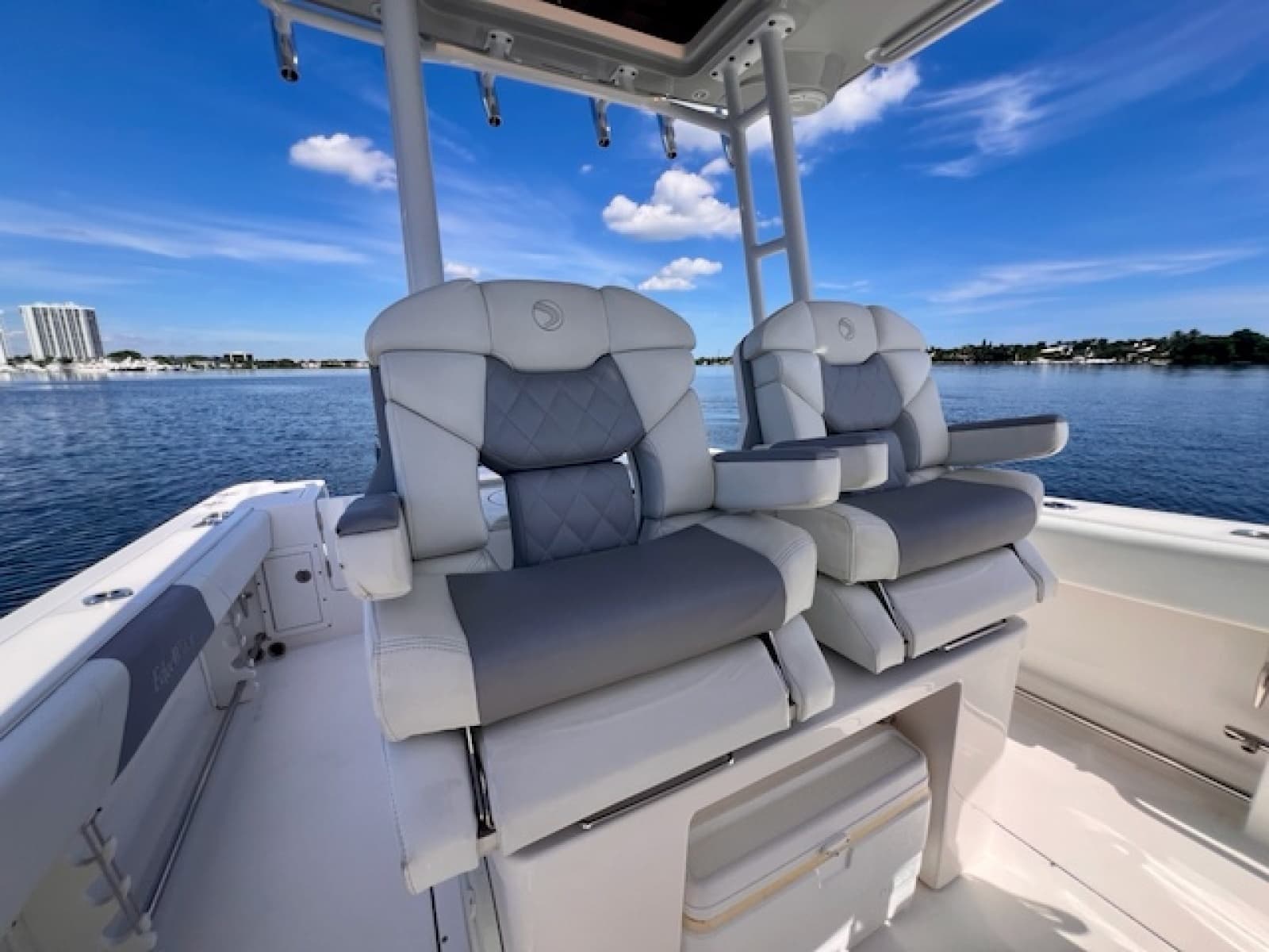 2018 Edgewater 320CC - Photo 28