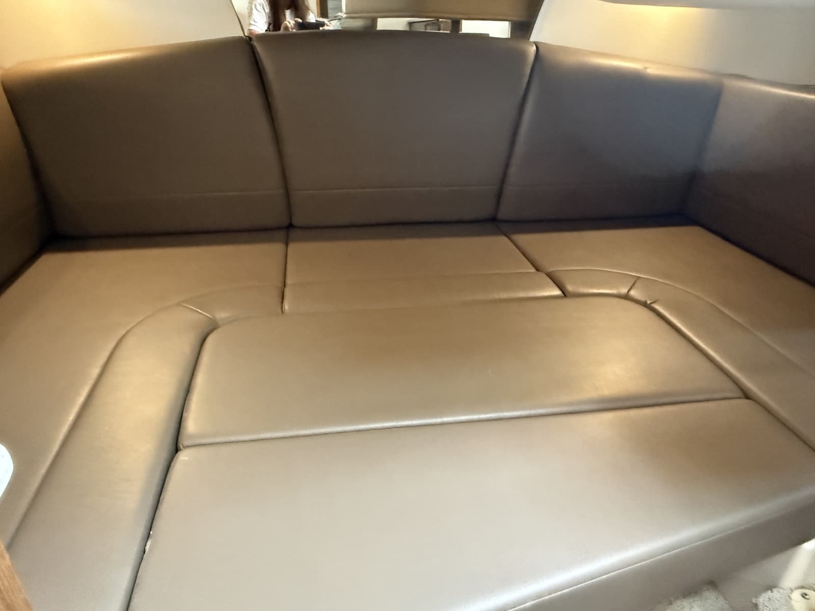 2016 Cruisers Yachts 350 Express - Photo 16