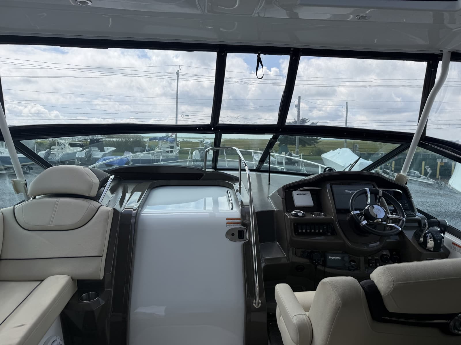 2016 Cruisers Yachts 350 Express - Photo 5