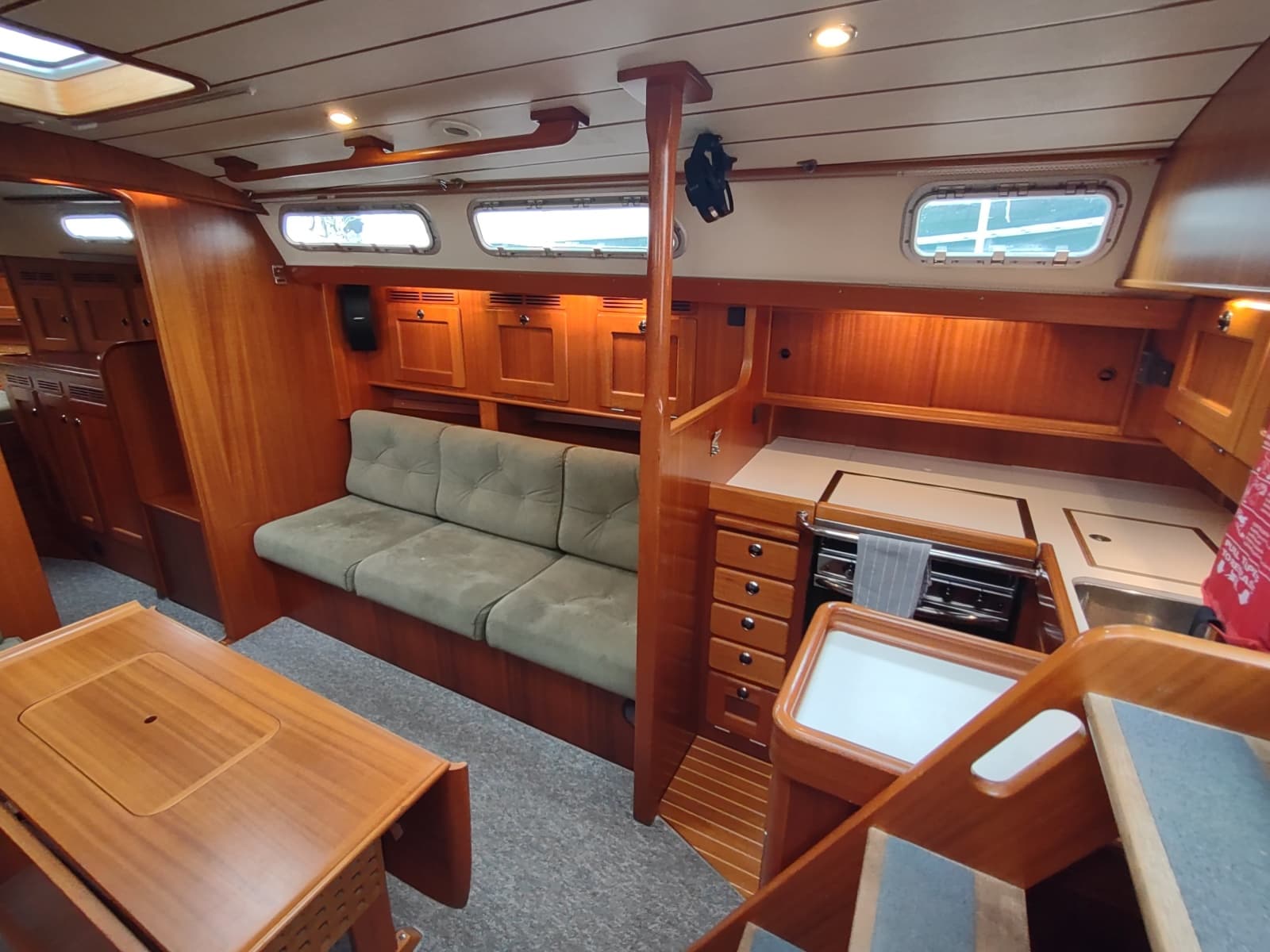 2004 Hallberg-Rassy 43 - Photo 12