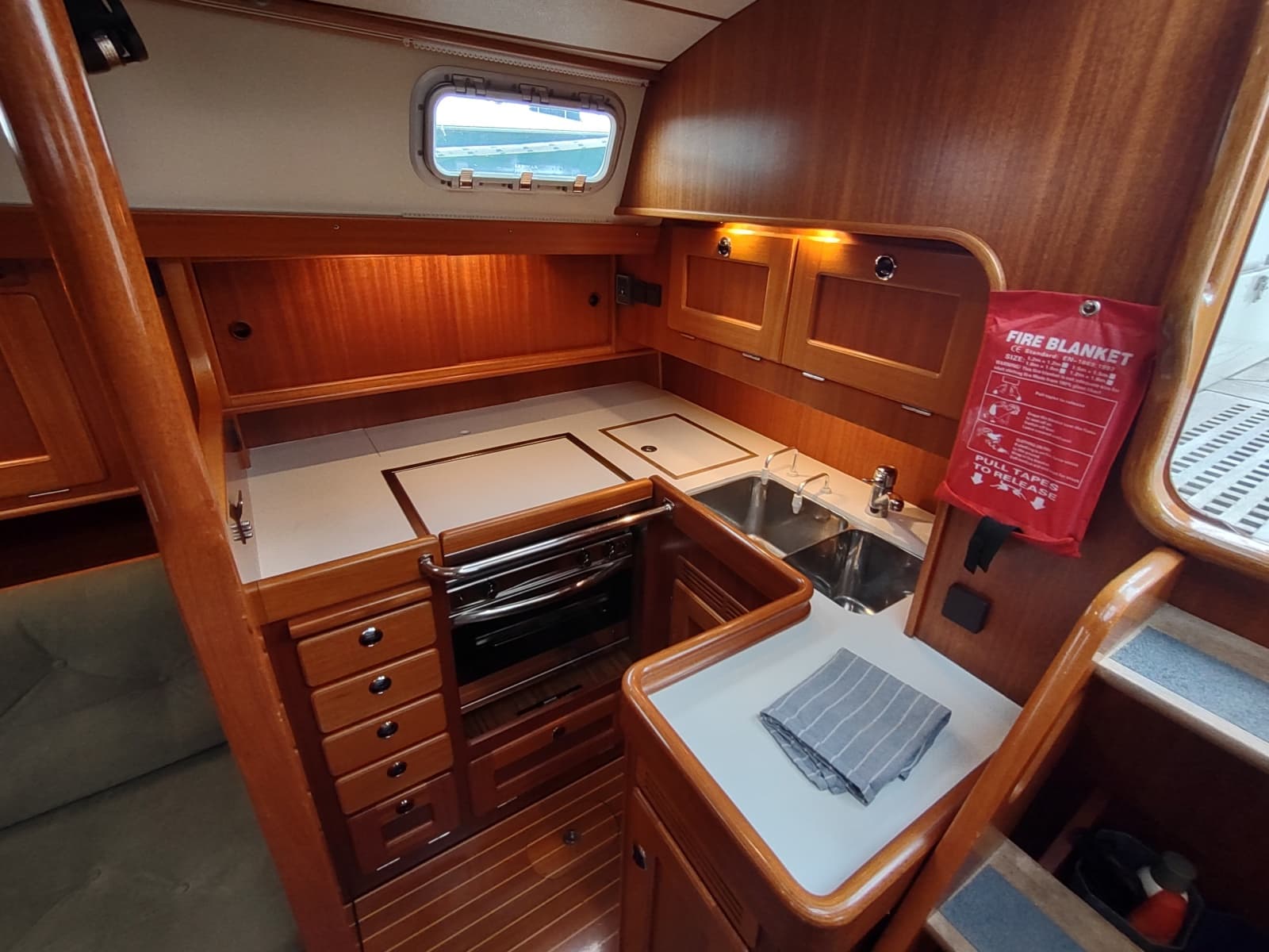 2004 Hallberg-Rassy 43 - Photo 17