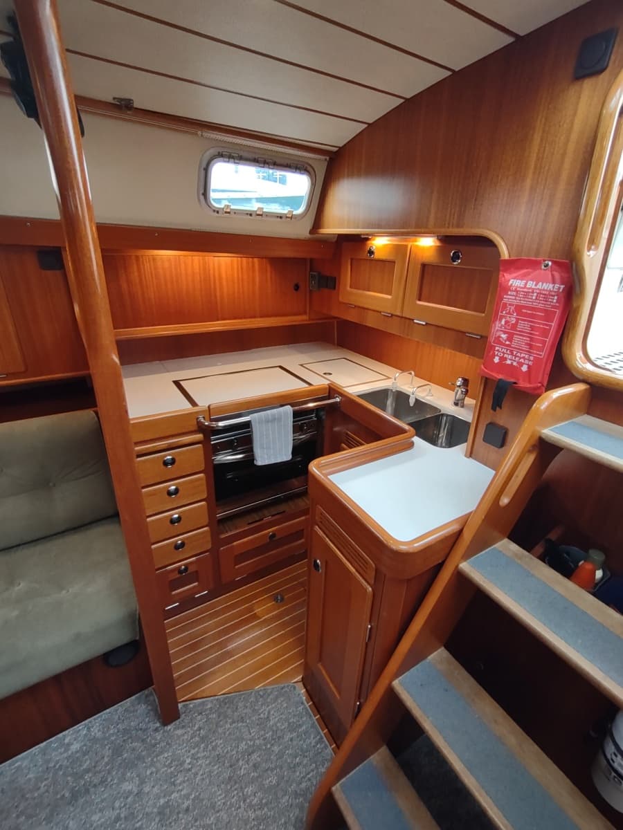 2004 Hallberg-Rassy 43 - Photo 11