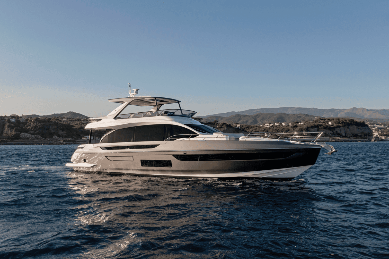 2025 Azimut Fly 72 - Photo 4