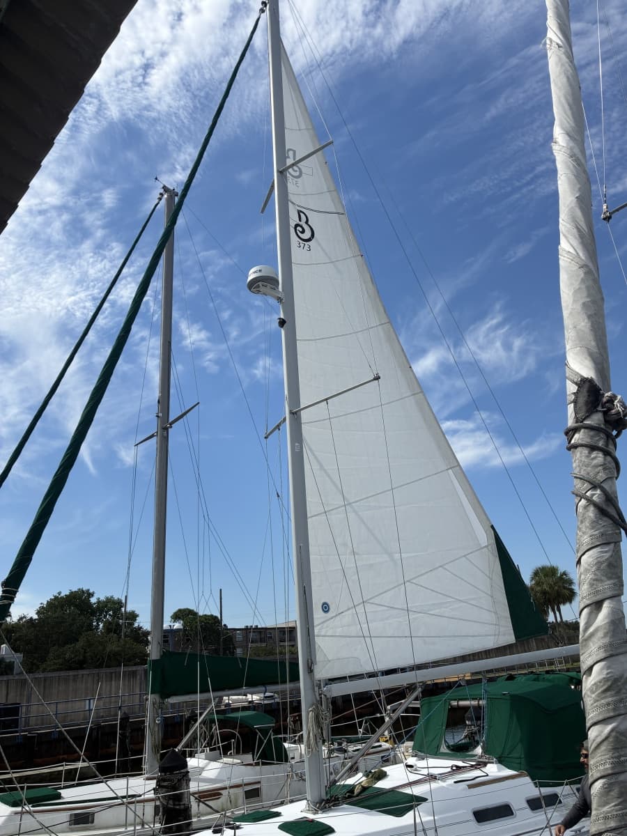 2004 Beneteau Oceanis 373 - Photo 3