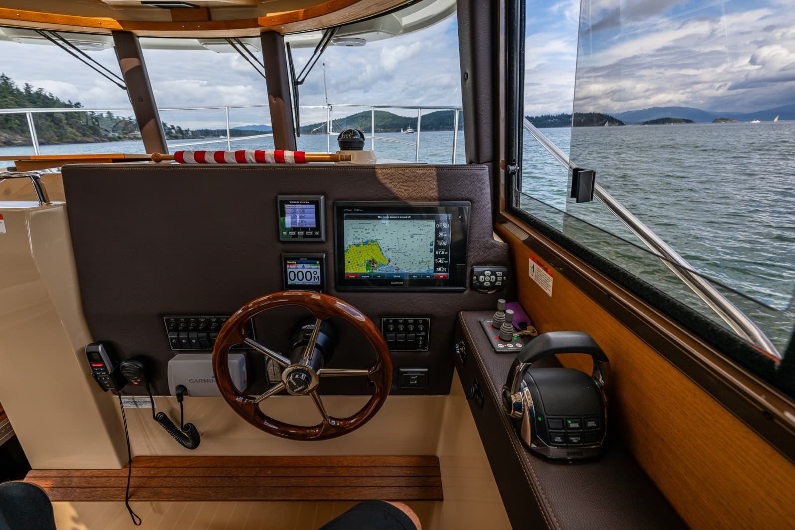2016 Ranger Tugs R-29 S - Photo 17