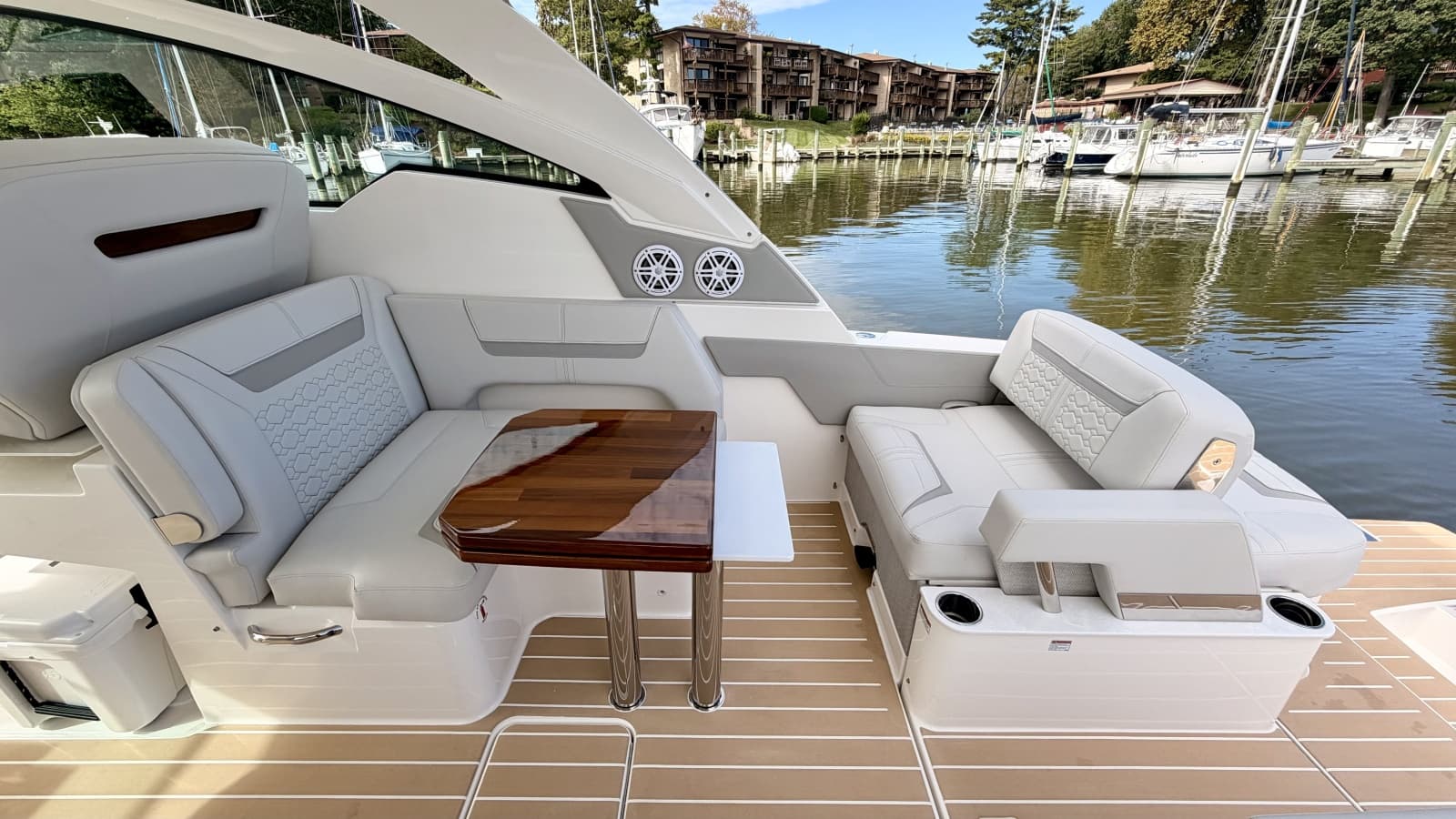 2026 Tiara Yachts 34 LX - Photo 16