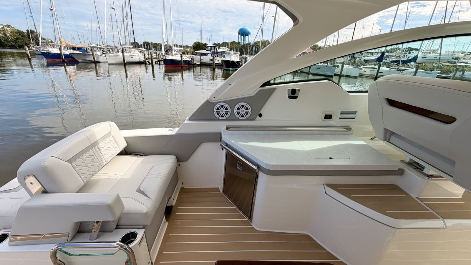2026 Tiara Yachts 34 LX - Photo 17
