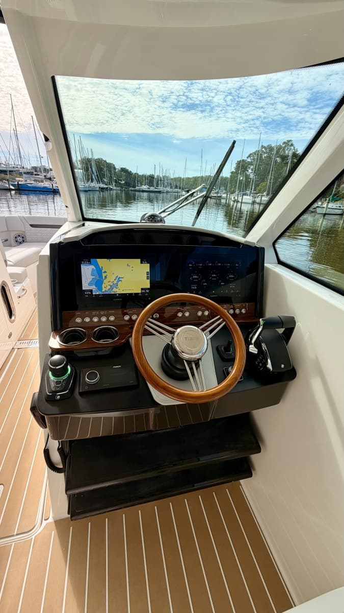 2026 Tiara Yachts 34 LX - Photo 11