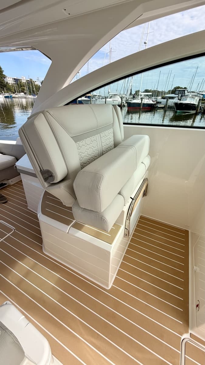 2026 Tiara Yachts 34 LX - Photo 13