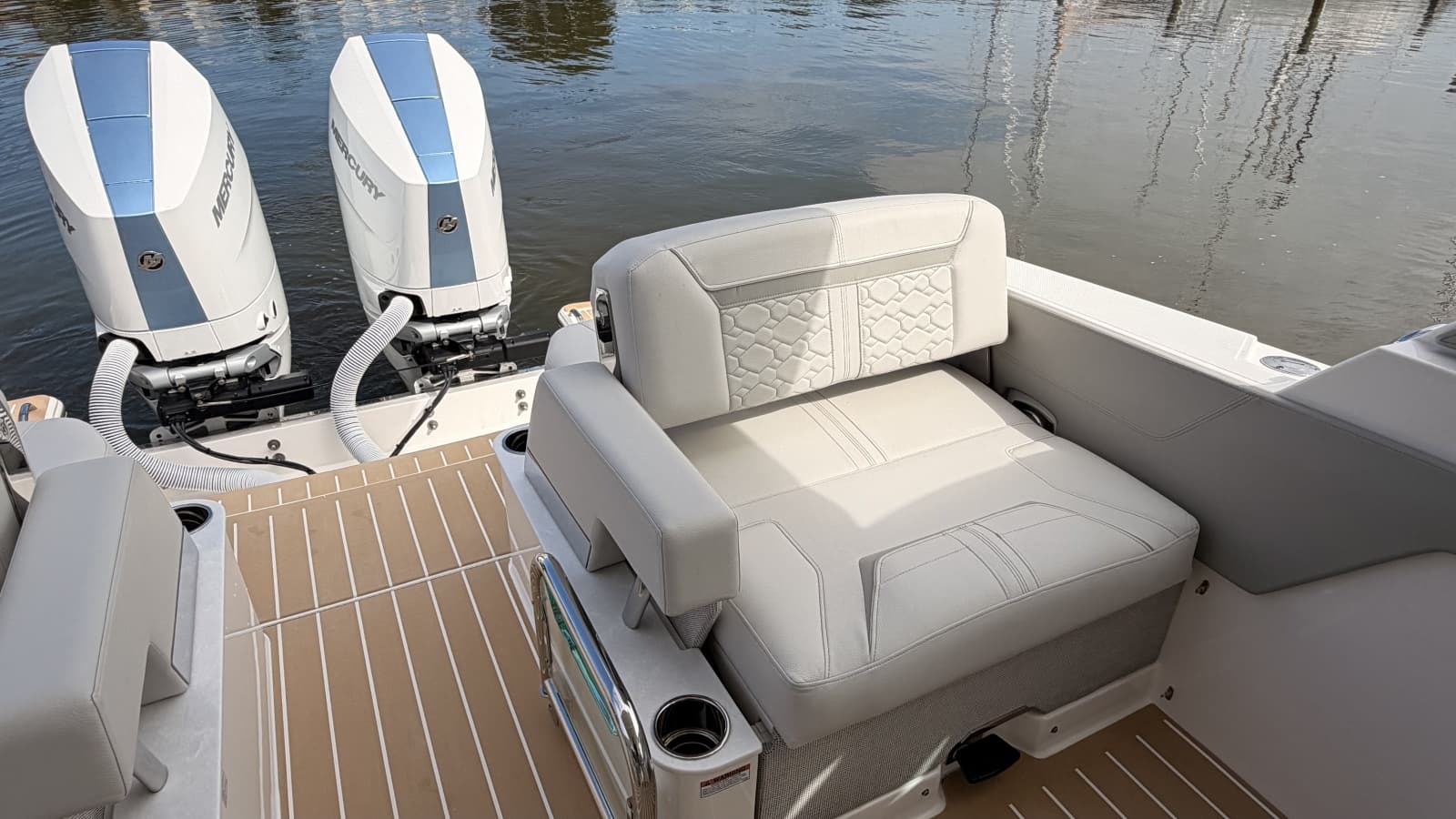 2026 Tiara Yachts 34 LX - Photo 19