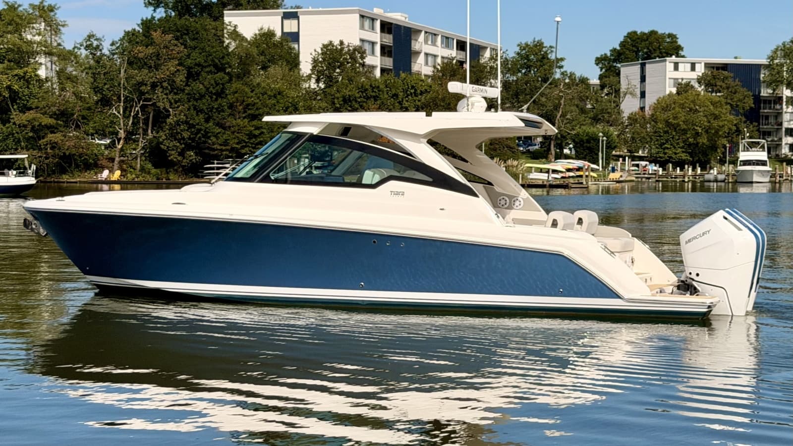 2026 Tiara Yachts 34 LX - Photo 2