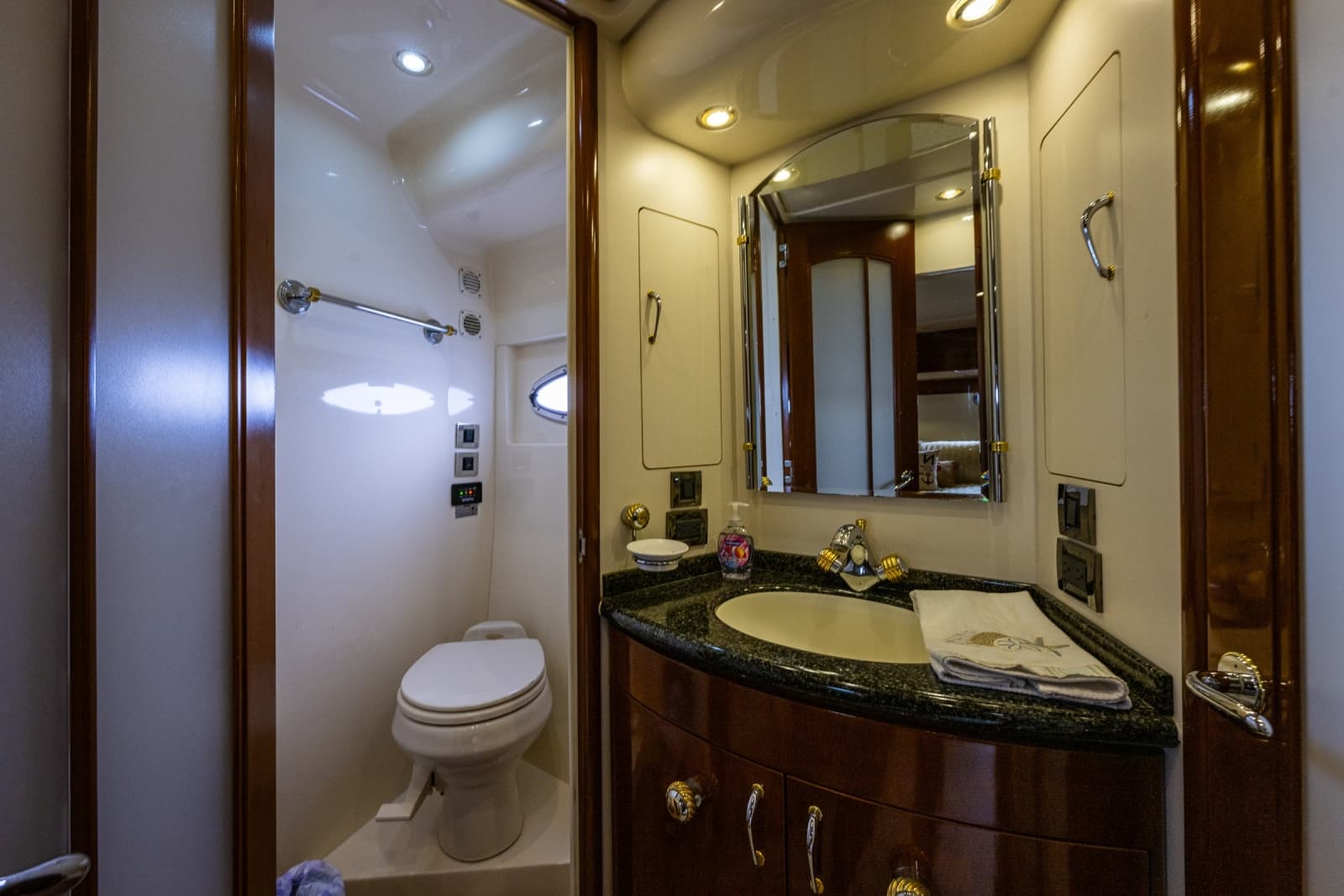 2003 Carver 530 Voyager Pilothouse - Photo 23