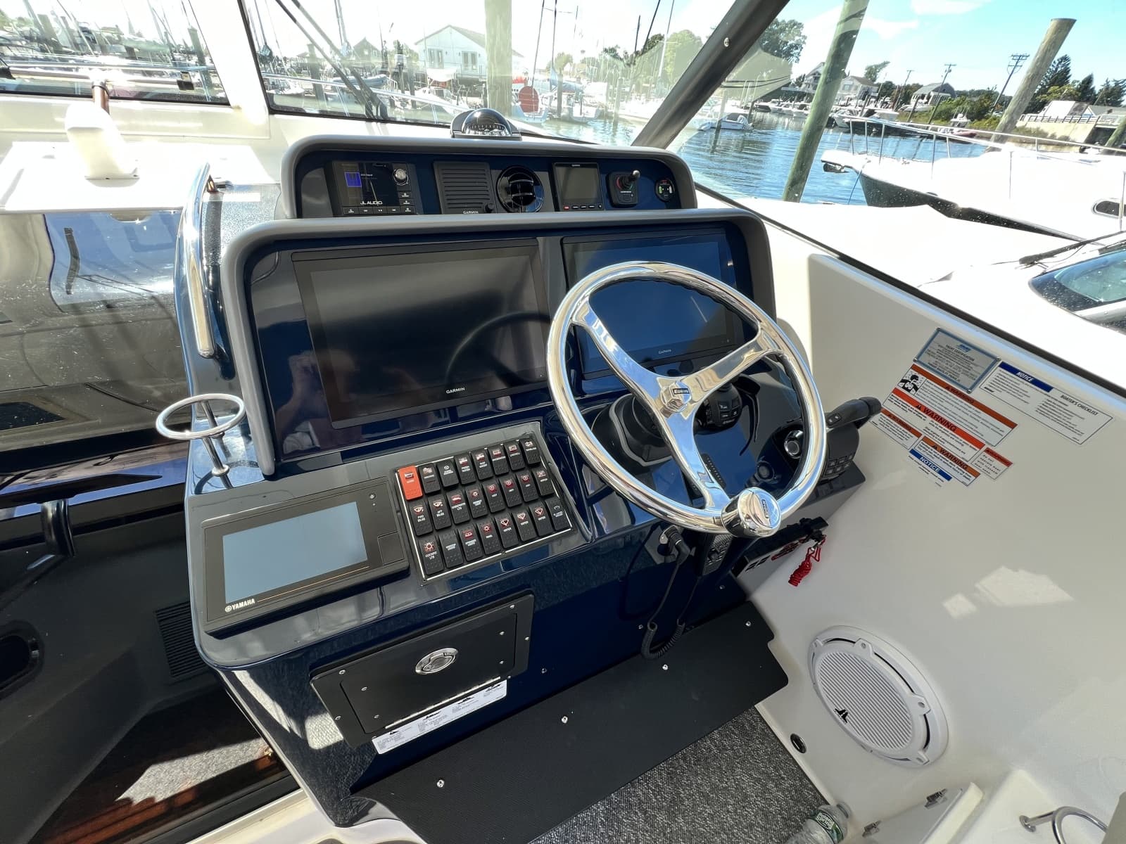 2020 Pursuit 385 Offshore - Photo 16