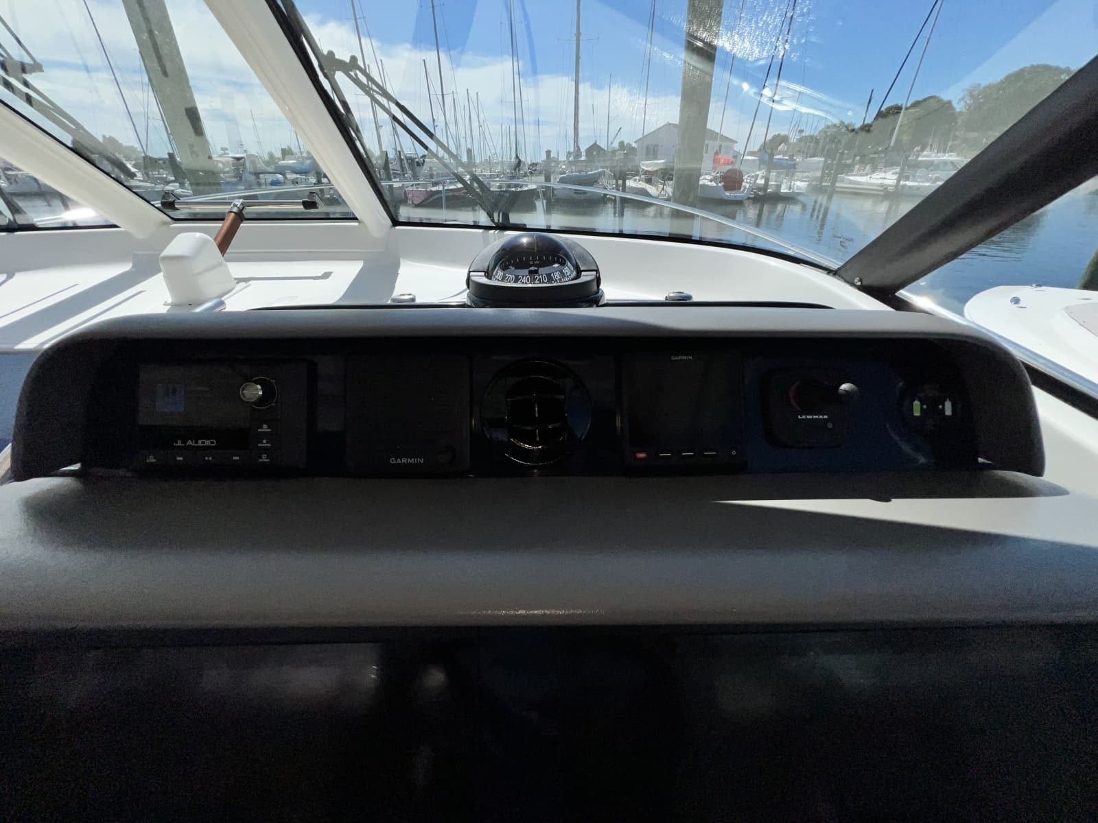 2020 Pursuit 385 Offshore - Photo 19