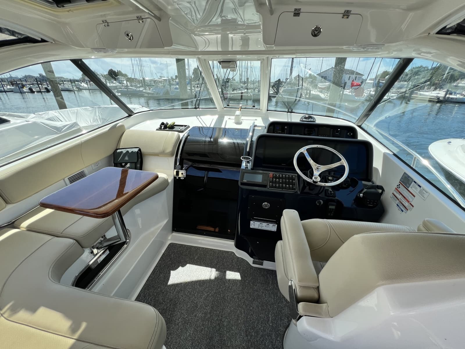 2020 Pursuit 385 Offshore - Photo 18