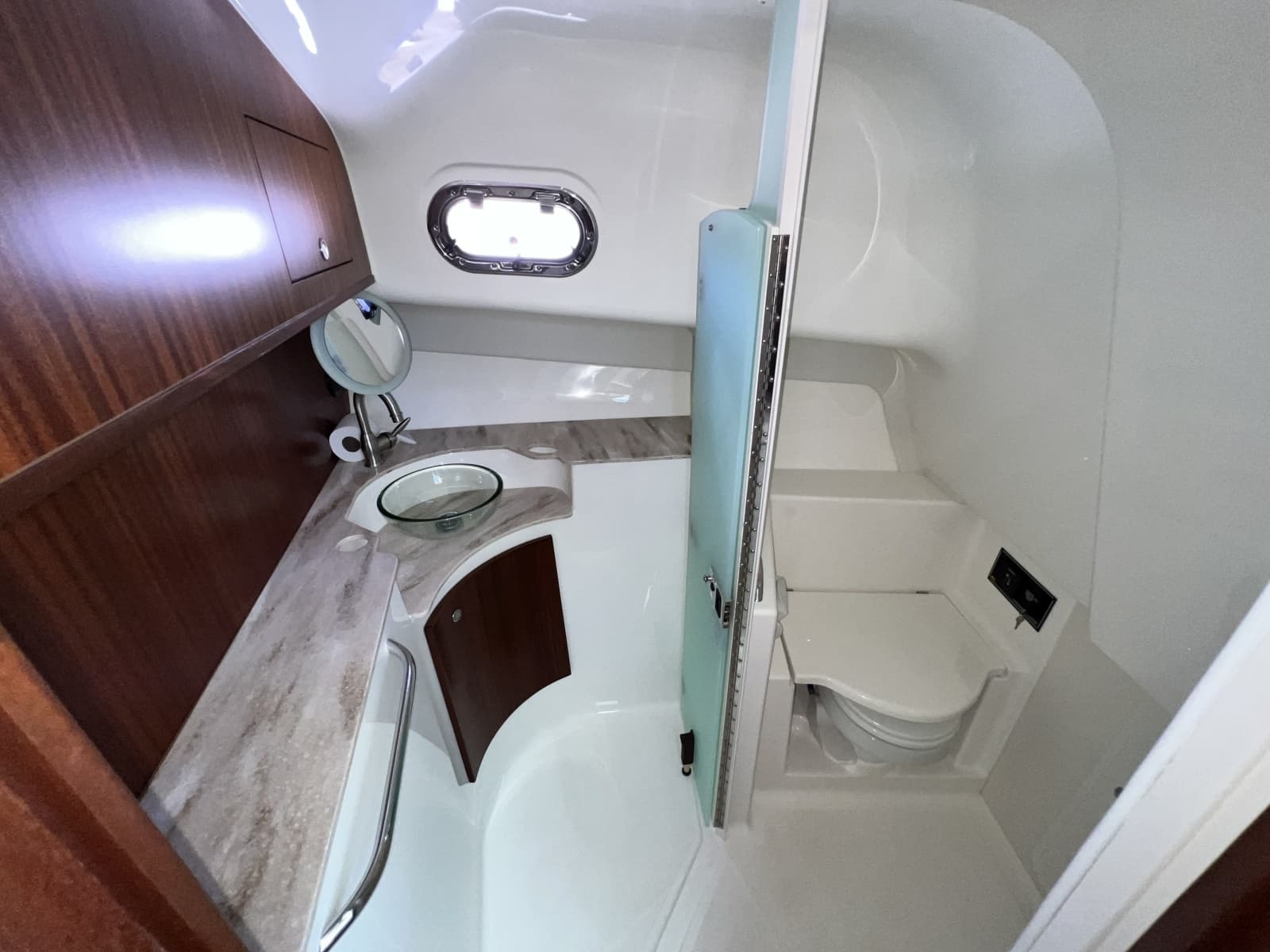 2020 Pursuit 385 Offshore - Photo 13