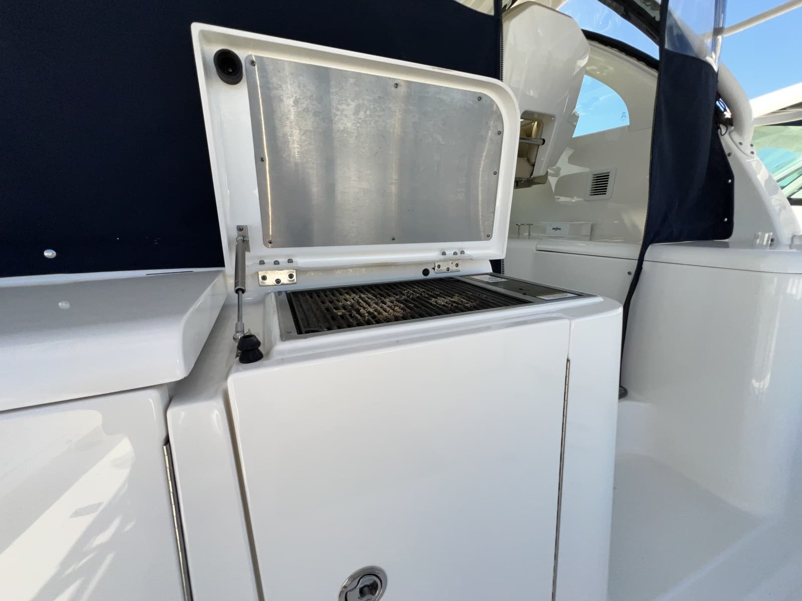 2020 Pursuit 385 Offshore - Photo 25