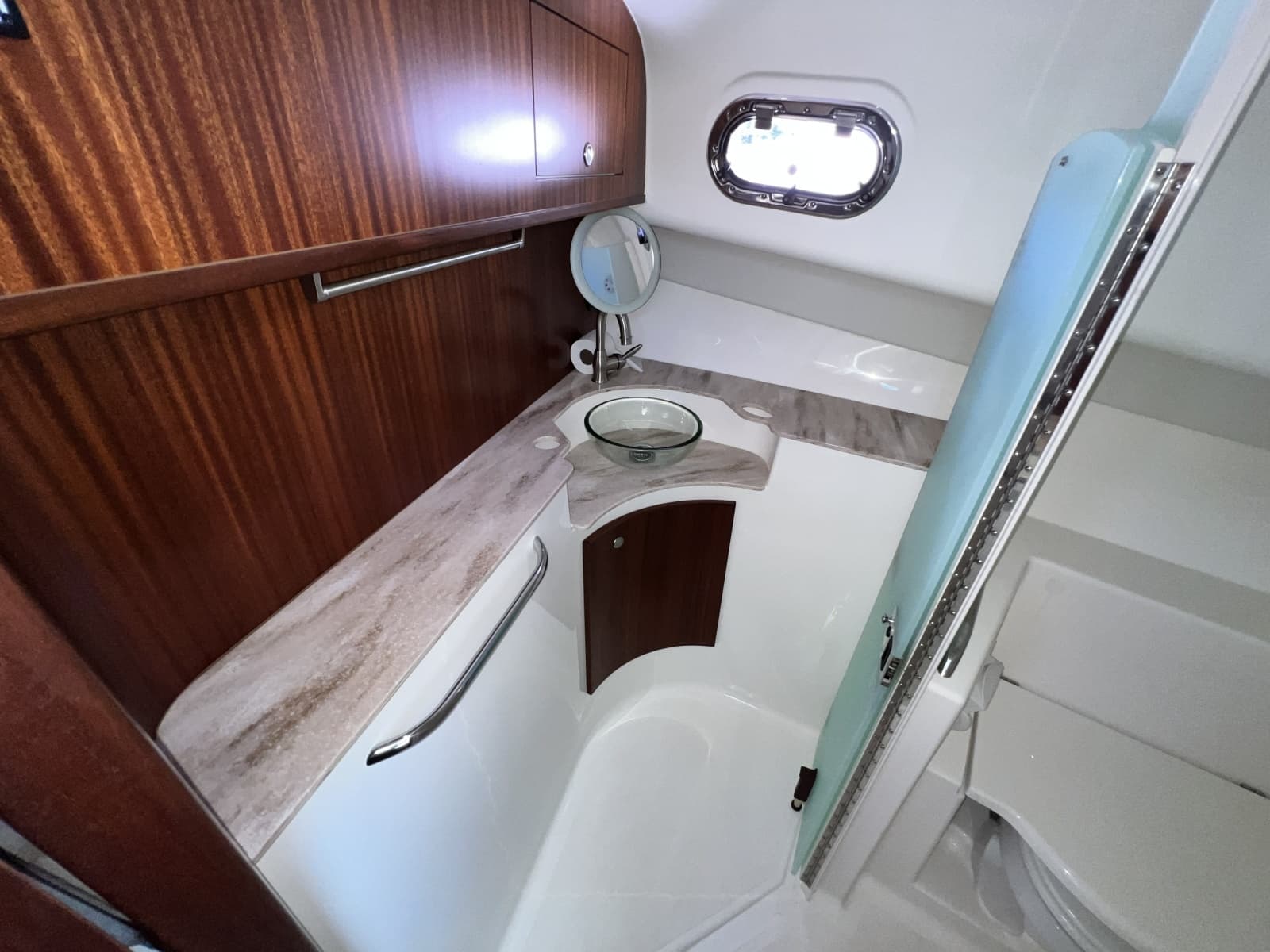 2020 Pursuit 385 Offshore - Photo 14