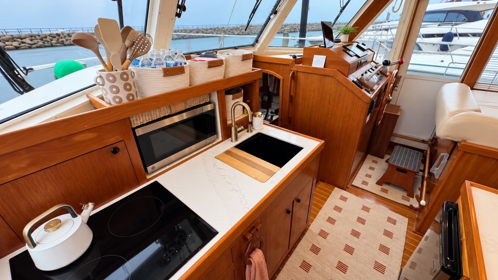 2001 Mainship 43 Trawler Aft Cabin - Photo 29