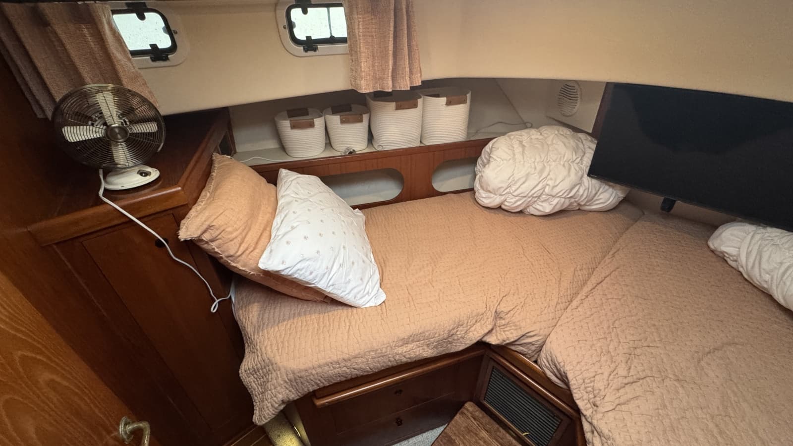 2001 Mainship 43 Trawler Aft Cabin - Photo 48