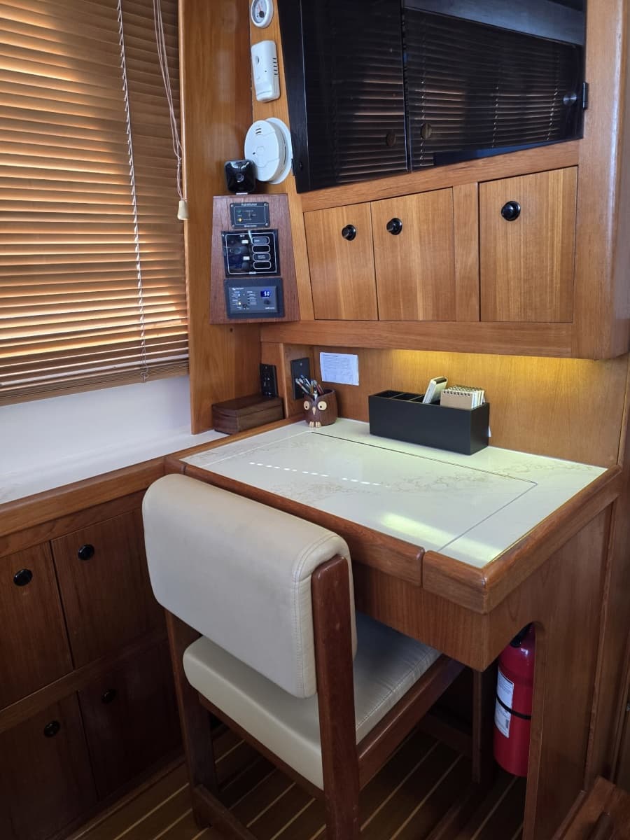 2001 Mainship 43 Trawler Aft Cabin - Photo 14