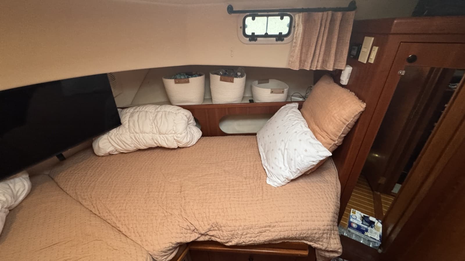 2001 Mainship 43 Trawler Aft Cabin - Photo 47
