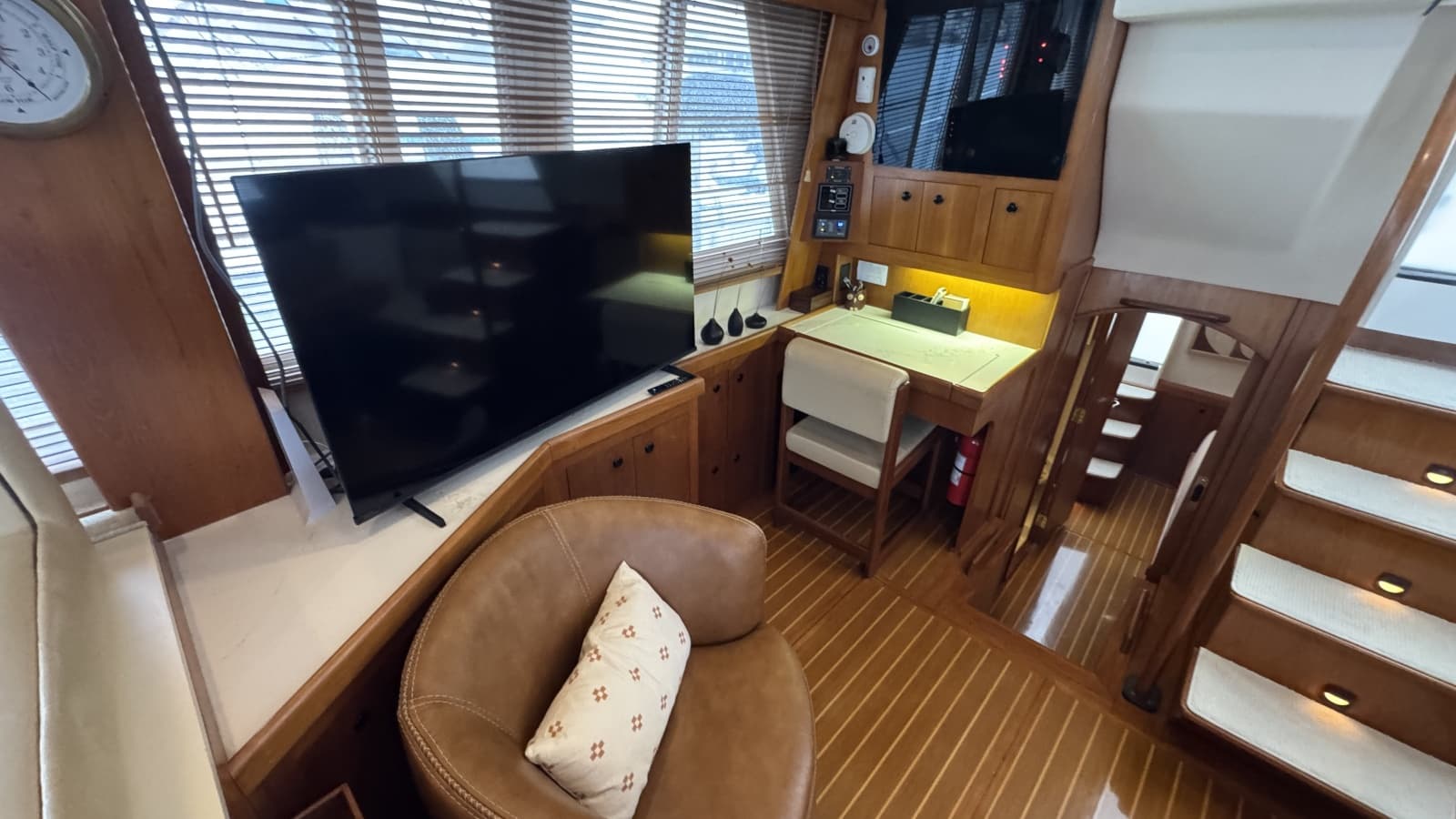 2001 Mainship 43 Trawler Aft Cabin - Photo 12