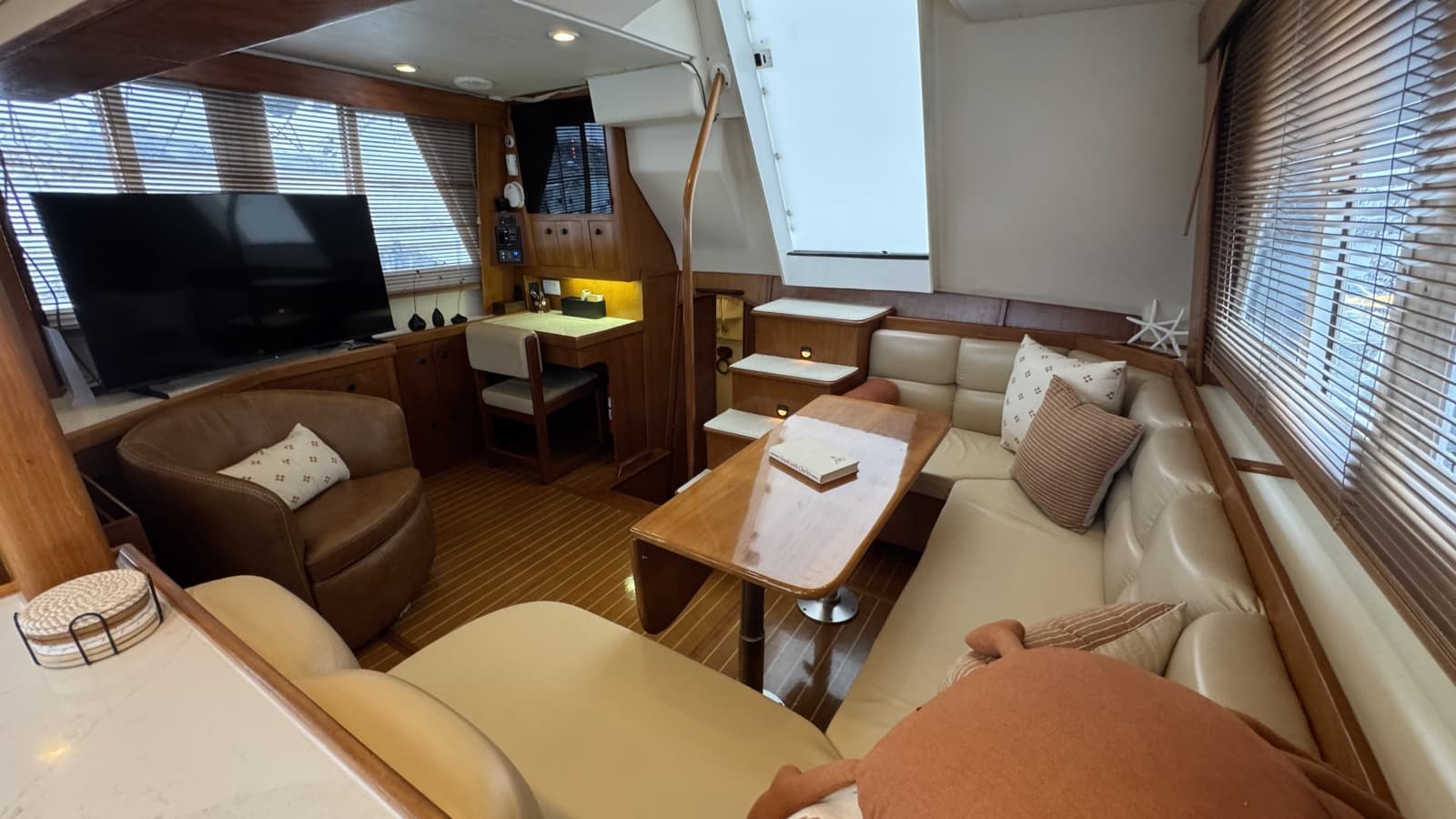 2001 Mainship 43 Trawler Aft Cabin - Photo 19