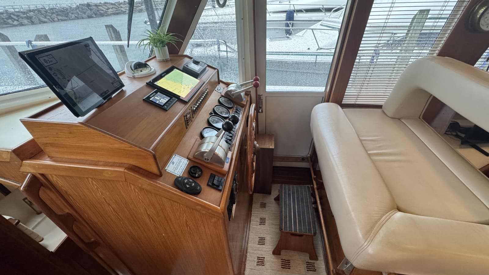 2001 Mainship 43 Trawler Aft Cabin - Photo 33