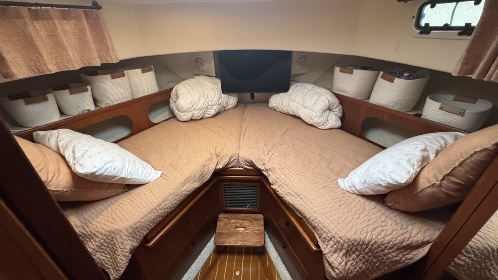 2001 Mainship 43 Trawler Aft Cabin - Photo 46