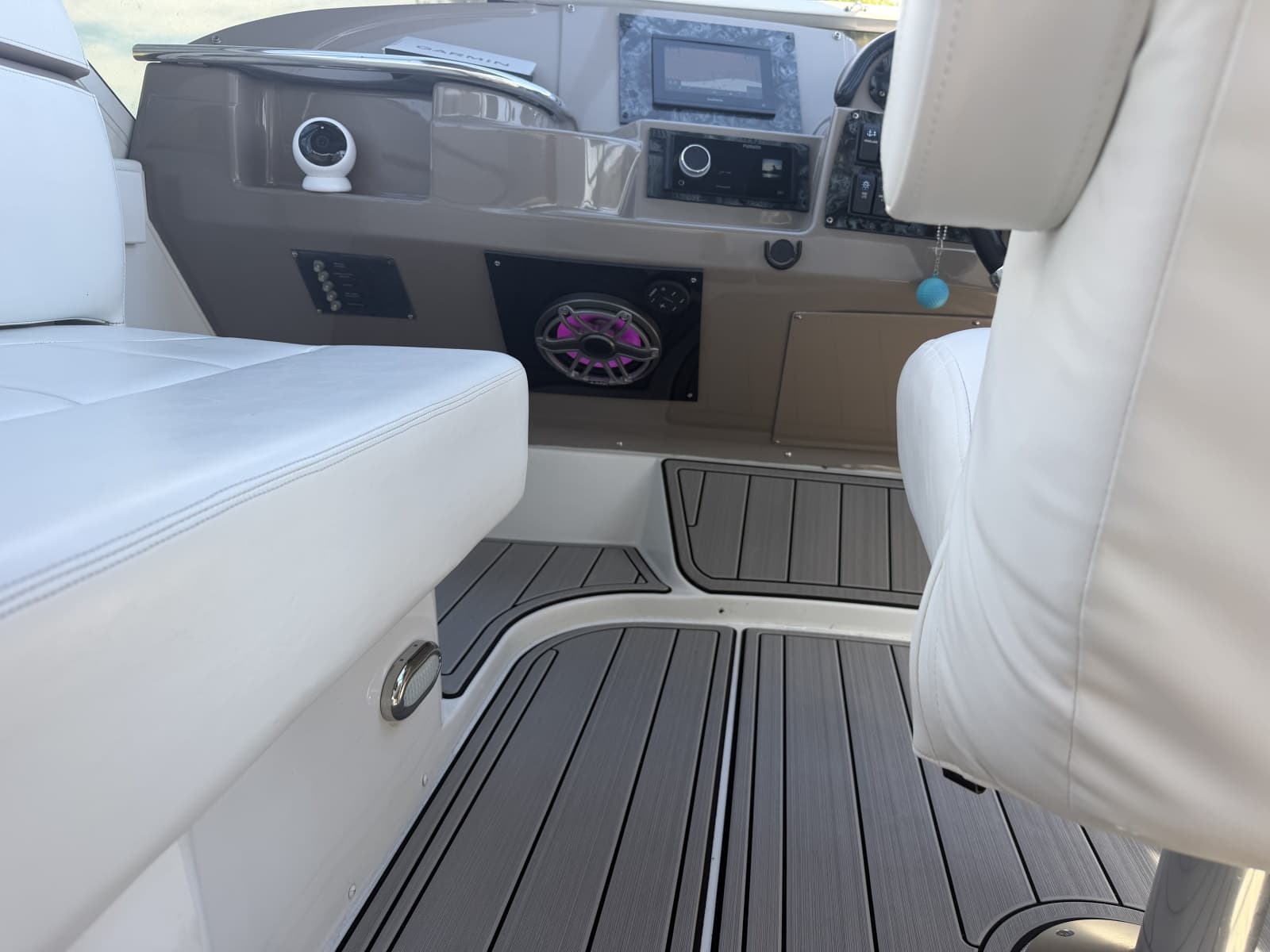2000 Carver 396 Motor Yacht - Photo 10