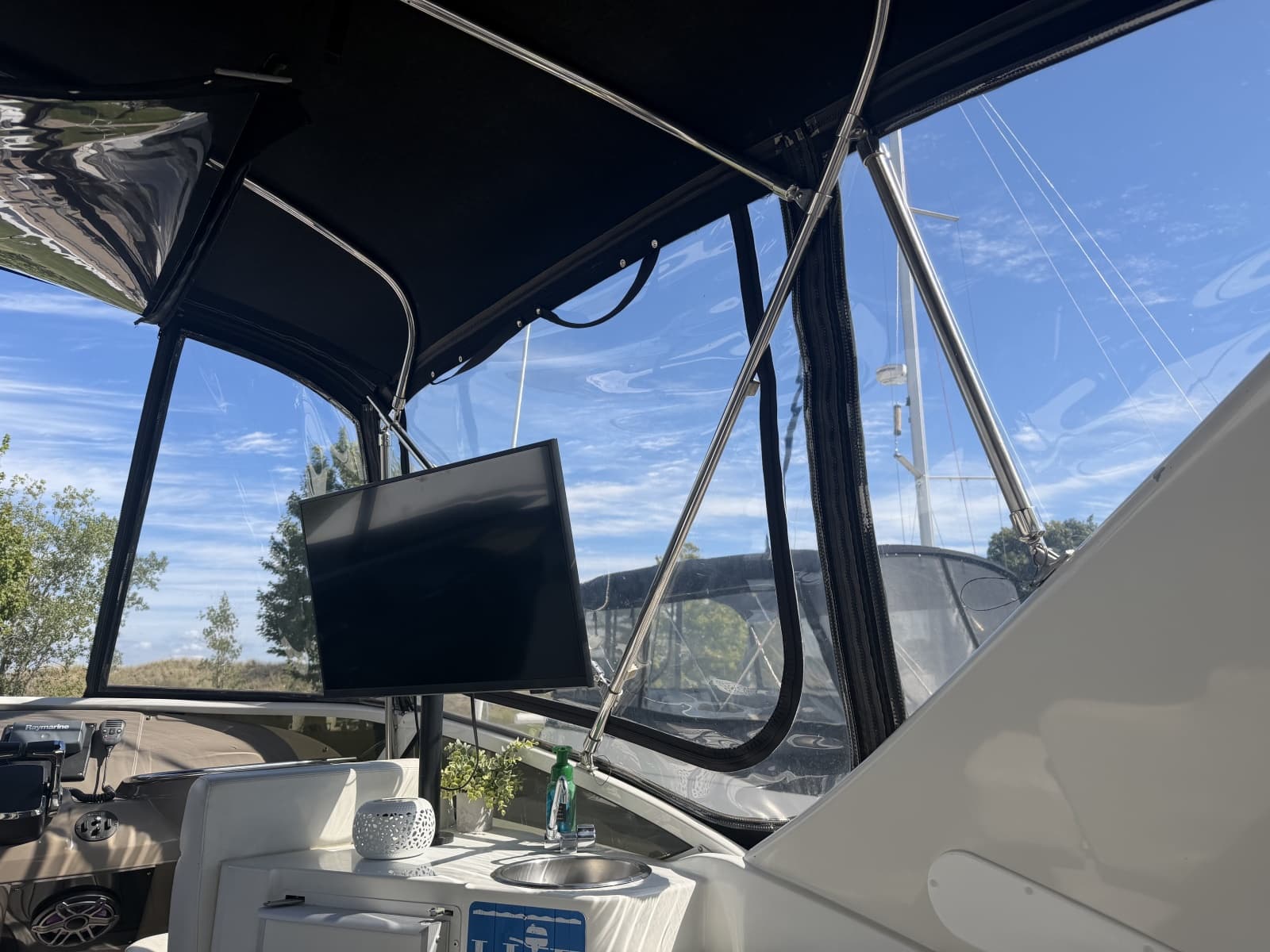 2000 Carver 396 Motor Yacht - Photo 11