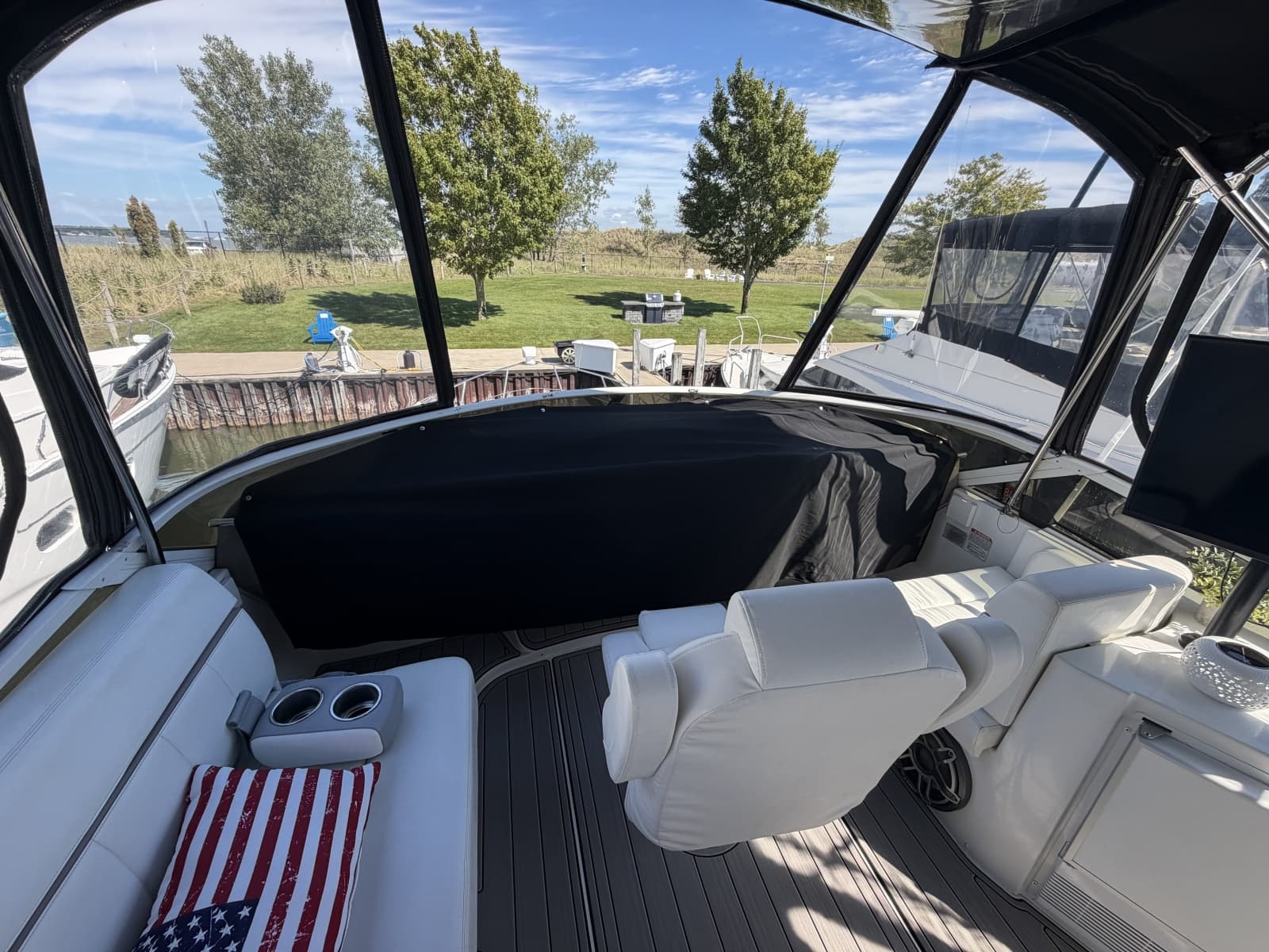 2000 Carver 396 Motor Yacht - Photo 13