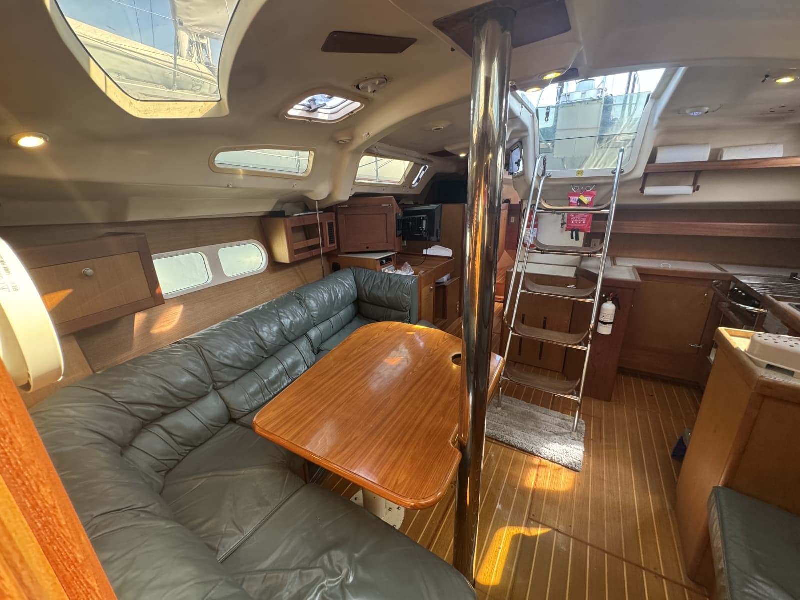 1999 Hunter 420 - Photo 11