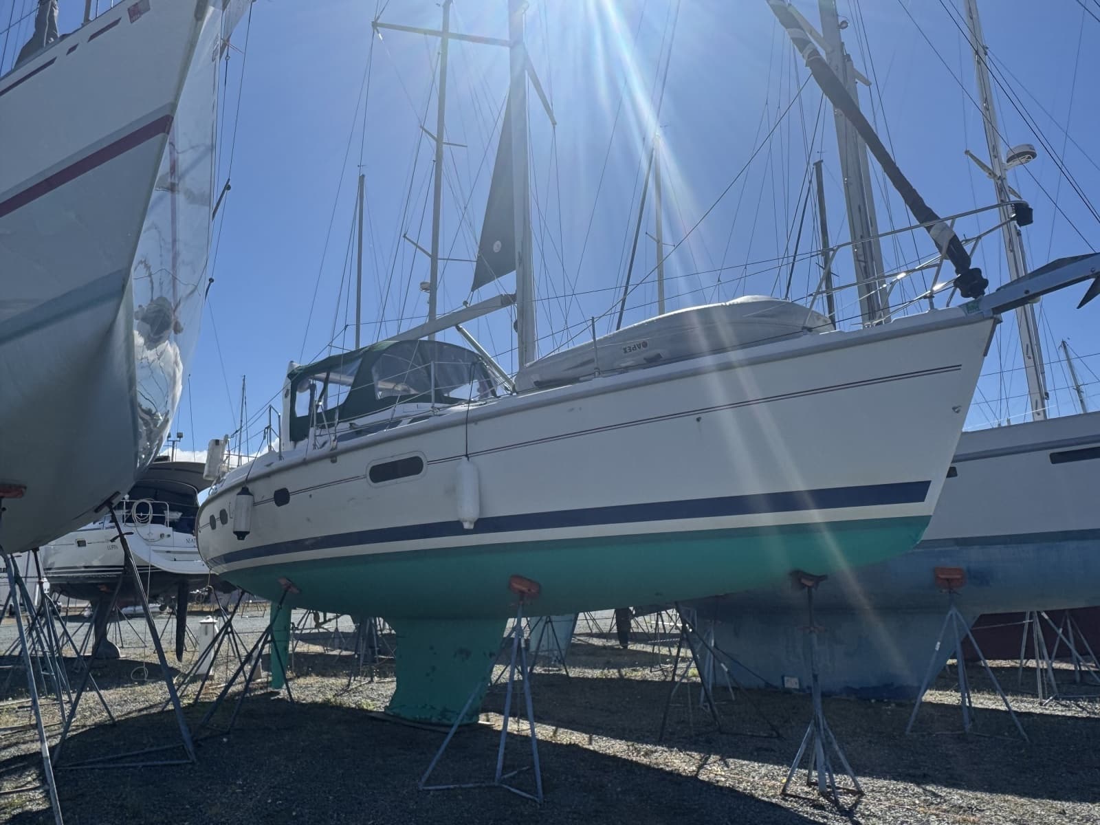 1999 Hunter 420 - Photo 1