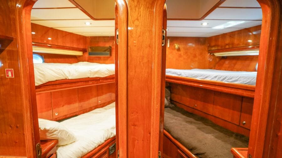 2001 Motor Yacht 82MY - Photo 43